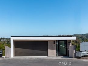 5134 Medina Road, Woodland Hills (los Angeles) CA 91364