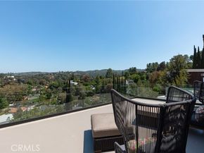 5134 Medina Road, Woodland Hills (los Angeles) CA 91364