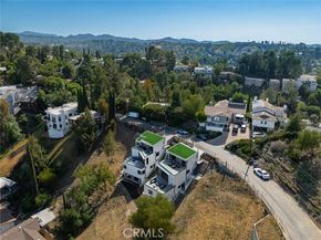 5134 Medina Road, Woodland Hills (los Angeles) CA 91364