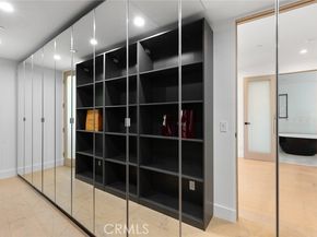 5134 Medina Road, Woodland Hills (los Angeles) CA 91364
