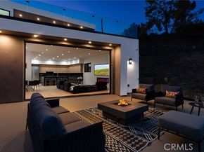 5134 Medina Road, Woodland Hills (los Angeles) CA 91364