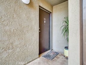 18350 Hatteras 123, Tarzana (los Angeles) CA 91356