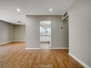 18350 Hatteras 123, Tarzana (los Angeles) CA 91356