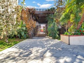 18350 Hatteras 123, Tarzana (los Angeles) CA 91356