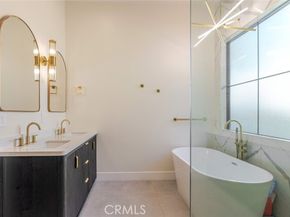 7714 Lasaine Avenue, Northridge (los Angeles) CA 91325