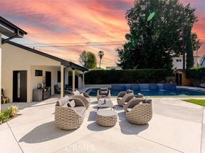 7714 Lasaine Avenue, Northridge (los Angeles) CA 91325
