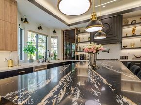 7714 Lasaine Avenue, Northridge (los Angeles) CA 91325