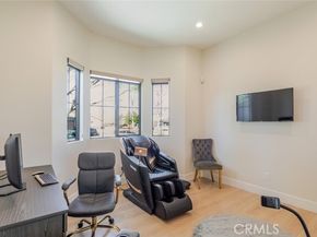 7714 Lasaine Avenue, Northridge (los Angeles) CA 91325