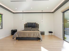 7714 Lasaine Avenue, Northridge (los Angeles) CA 91325