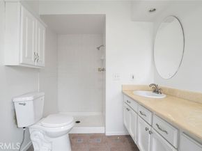 20737 Roscoe Boulevard 701, Winnetka (los Angeles) CA 91306