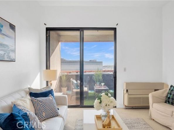 222 S Central 432, Los Angeles CA 90012