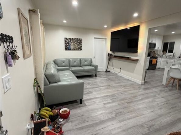 9971 Ilex, Pacoima (los Angeles) CA 91331
