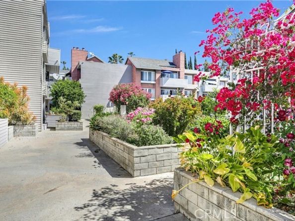 20235 Keswick Street 213, Winnetka (los Angeles) CA 91306