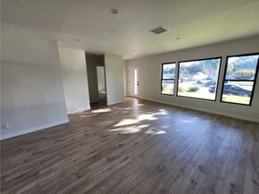 9033 Lindley Avenue, Northridge (los Angeles) CA 91325