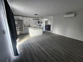 9033 Lindley Avenue, Northridge (los Angeles) CA 91325