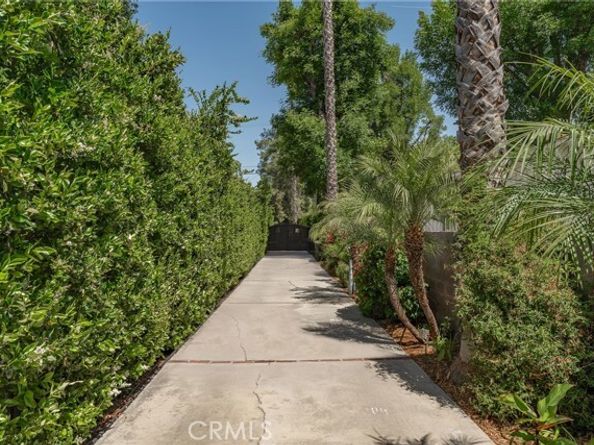 22702 Califa Street, Woodland Hills (los Angeles) CA 91367