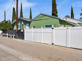 6153 Clybourn Avenue, North Hollywood (los Angeles) CA 91606