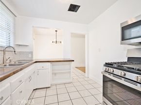 6153 Clybourn Avenue, North Hollywood (los Angeles) CA 91606