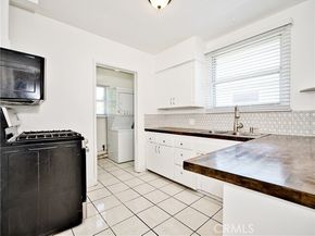 6153 Clybourn Avenue, North Hollywood (los Angeles) CA 91606