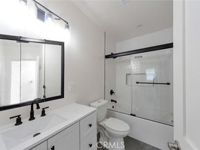 6153 Clybourn Avenue, North Hollywood (los Angeles) CA 91606