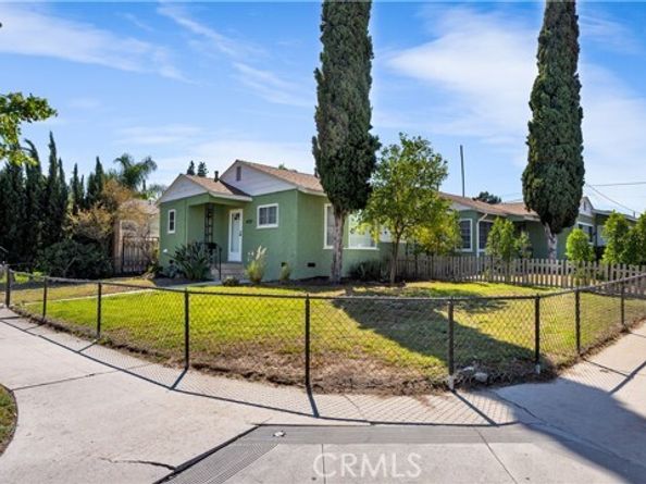 6153 Clybourn Avenue, North Hollywood (los Angeles) CA 91606