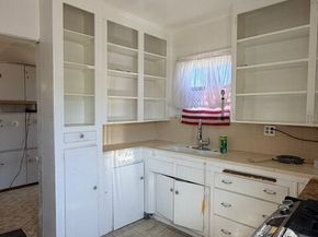 1021 W Chandler Street, Wilmington (los Angeles) CA 90744