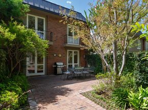 1105 S Orange Grove Boulevard, Pasadena CA 91105