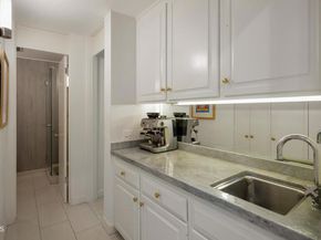 1105 S Orange Grove Boulevard, Pasadena CA 91105