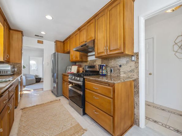 1908 Oakwood Street, Pasadena CA 91104