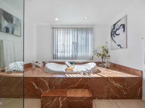 1908 Oakwood Street, Pasadena CA 91104