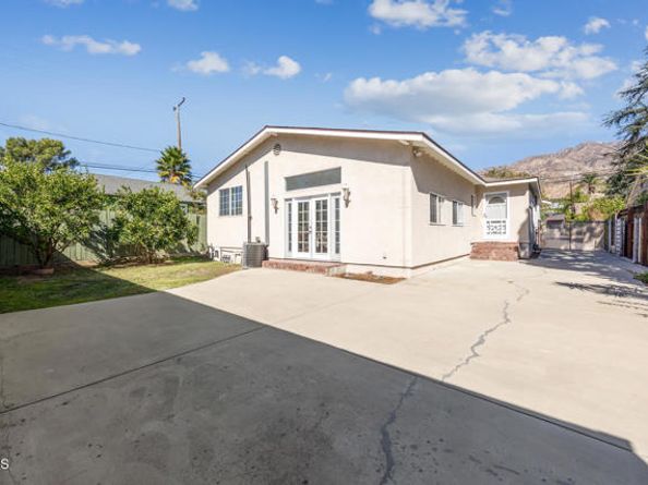 1908 Oakwood Street, Pasadena CA 91104
