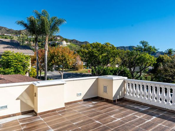 1075 E Tujunga Avenue, Burbank CA 91501