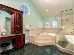 1075 E Tujunga Avenue, Burbank CA 91501