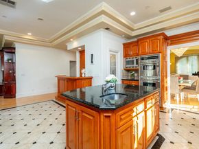 1075 E Tujunga Avenue, Burbank CA 91501