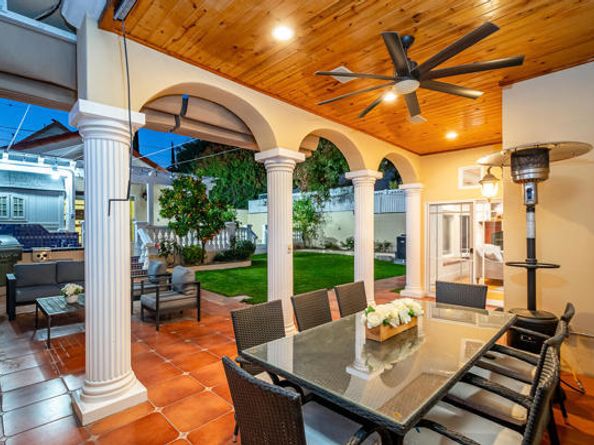 1075 E Tujunga Avenue, Burbank CA 91501