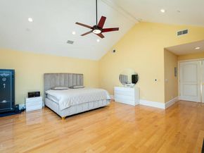 1075 E Tujunga Avenue, Burbank CA 91501