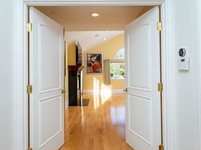 1075 E Tujunga Avenue, Burbank CA 91501