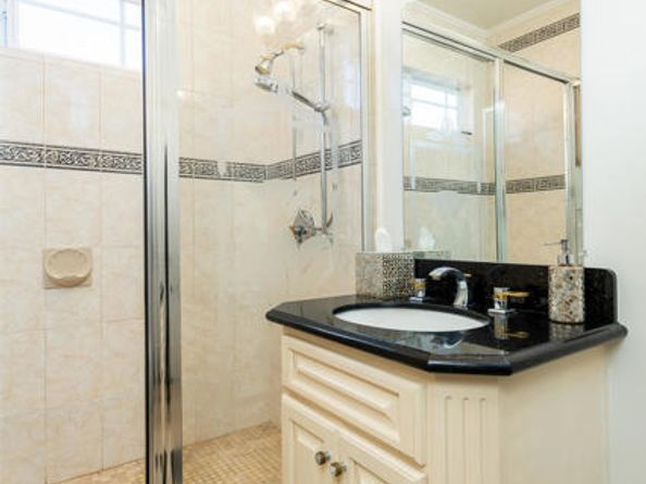 1075 E Tujunga Avenue, Burbank CA 91501