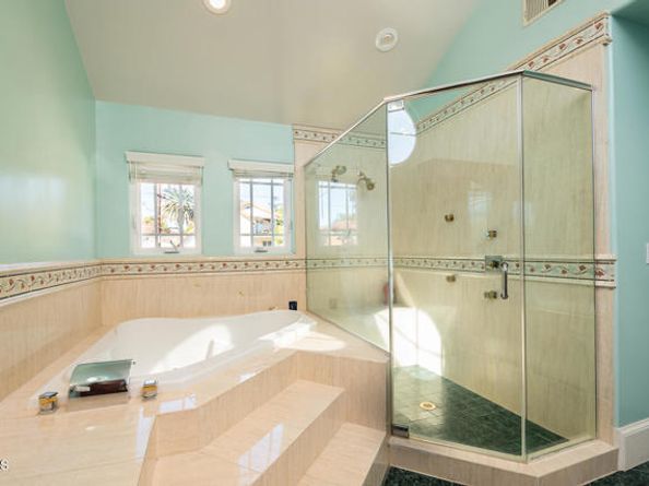 1075 E Tujunga Avenue, Burbank CA 91501