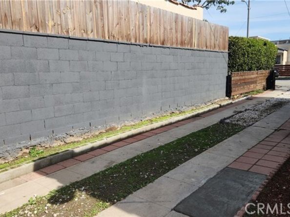 913 S Truro Avenue, Inglewood CA 90301