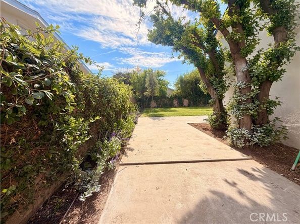 22730 Haynes, West Hills (los Angeles) CA 91307