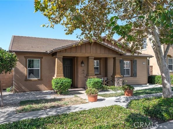 5360 Novara, Fontana CA 92336