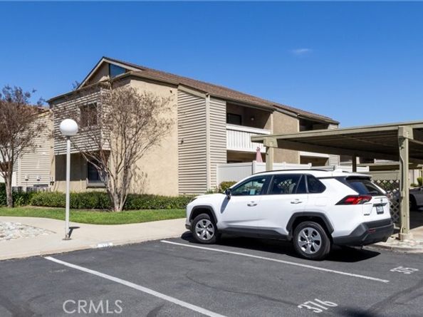 32 Town And Country Road, Pomona CA 91766