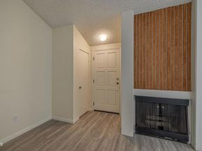22239 Erwin Street, Woodland Hills (los Angeles) CA 91367