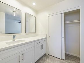 22239 Erwin Street, Woodland Hills (los Angeles) CA 91367