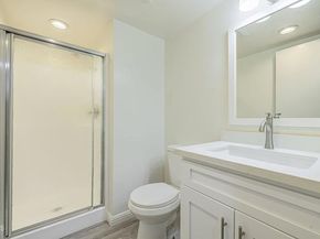 22239 Erwin Street, Woodland Hills (los Angeles) CA 91367
