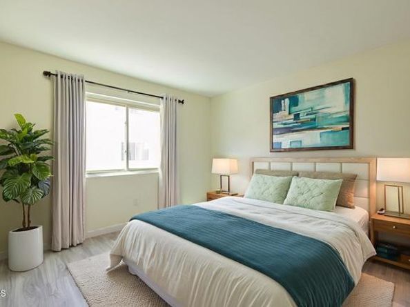 22239 Erwin Street, Woodland Hills (los Angeles) CA 91367