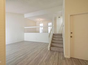 22239 Erwin Street, Woodland Hills (los Angeles) CA 91367