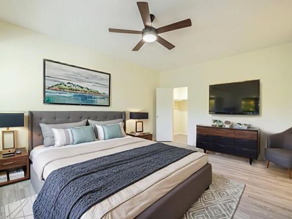 22239 Erwin Street, Woodland Hills (los Angeles) CA 91367