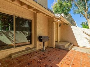 22239 Erwin Street, Woodland Hills (los Angeles) CA 91367